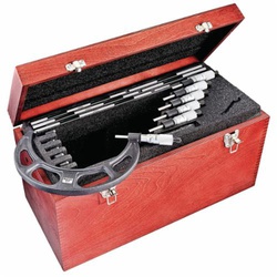 Набор наружных микрометров Starrett ST436DXRLZ с трещоткой, твердосплавными пяткой и шпинделем, диапазон 6-12 дюймов, точность 0.0001 дюйма