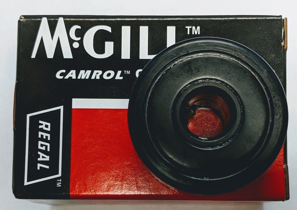 Подшипник McGill CF 1 1/4 S, диаметр ролика 1 1/4 дюйма, стандартная шпилька, подшипниковая сталь с черным оксидным покрытием, уплотнение LUBRI-DISC, шлиц под отвертку, цилиндрический ролик CAMROL с креплением на шпильке (дюймовая серия)